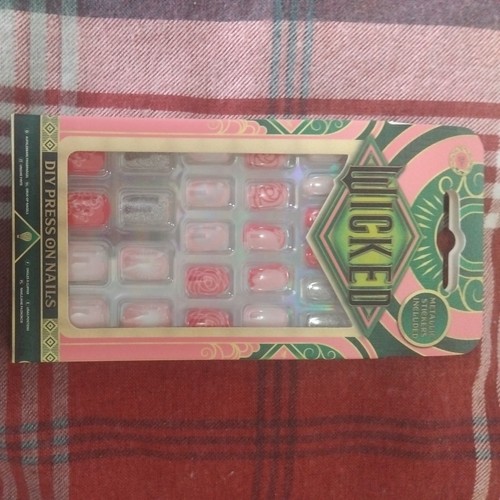 Wicked press nails - press, pack